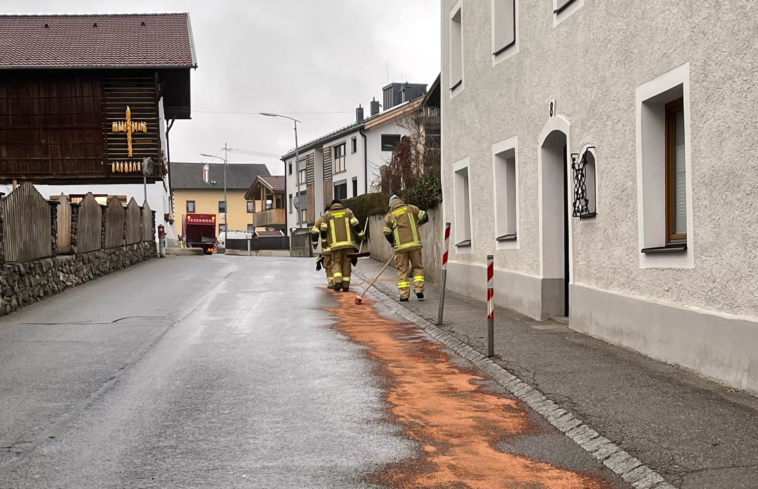 Mehr über den Artikel erfahren Ölspur im Ortsgebiet