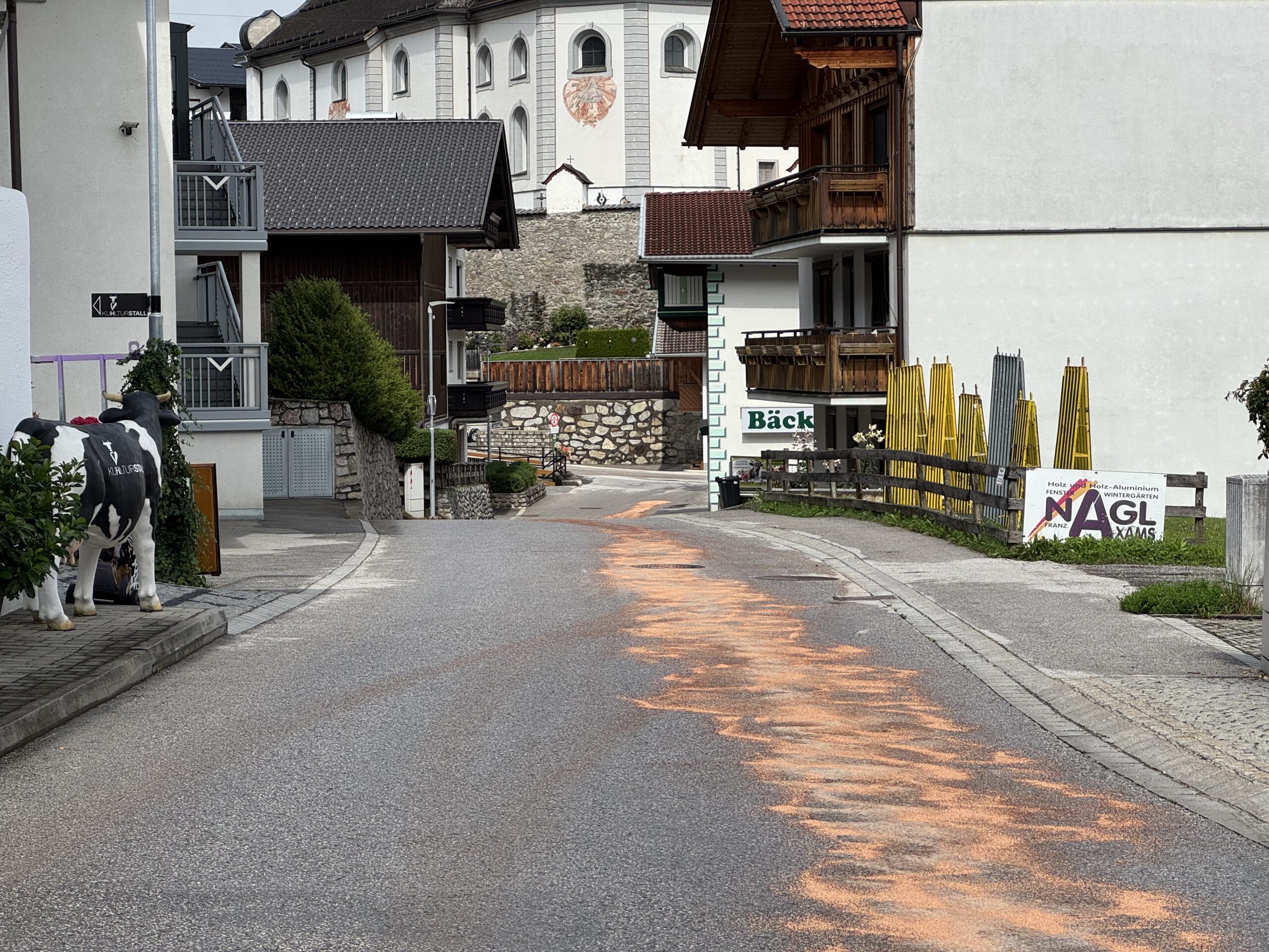 Mehr über den Artikel erfahren Ölspur über mehrere Ortsgebiete