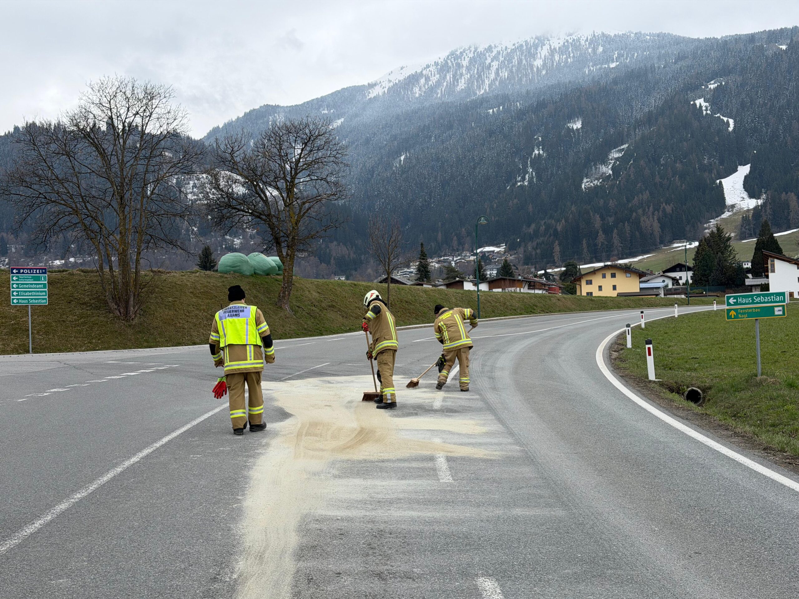 Mehr über den Artikel erfahren Ausgelaufene Betriefsflüssigkeiten