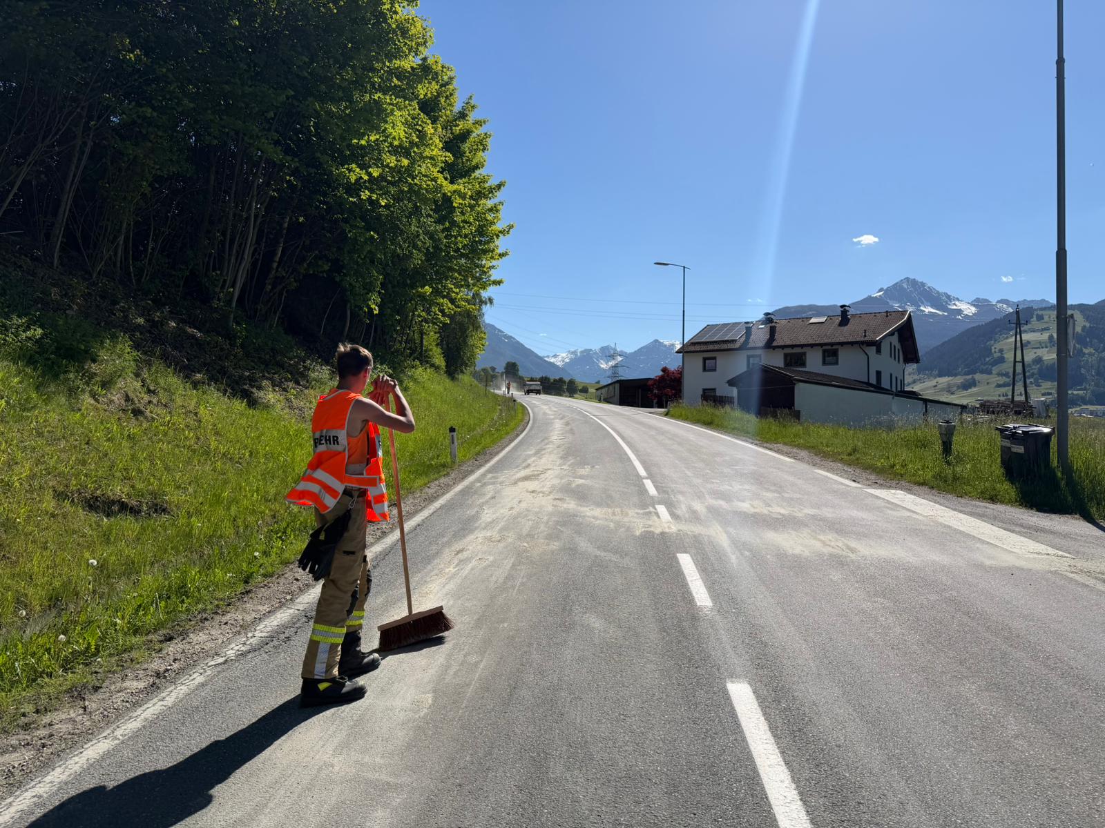 Mehr über den Artikel erfahren Betriebsflüssigkeiten über mehrere Kilometer verteilt